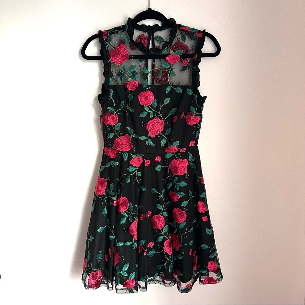City Studio Embroidered Floral Black, Fuscia Red, & Green Dress Size 3 (Juniors)